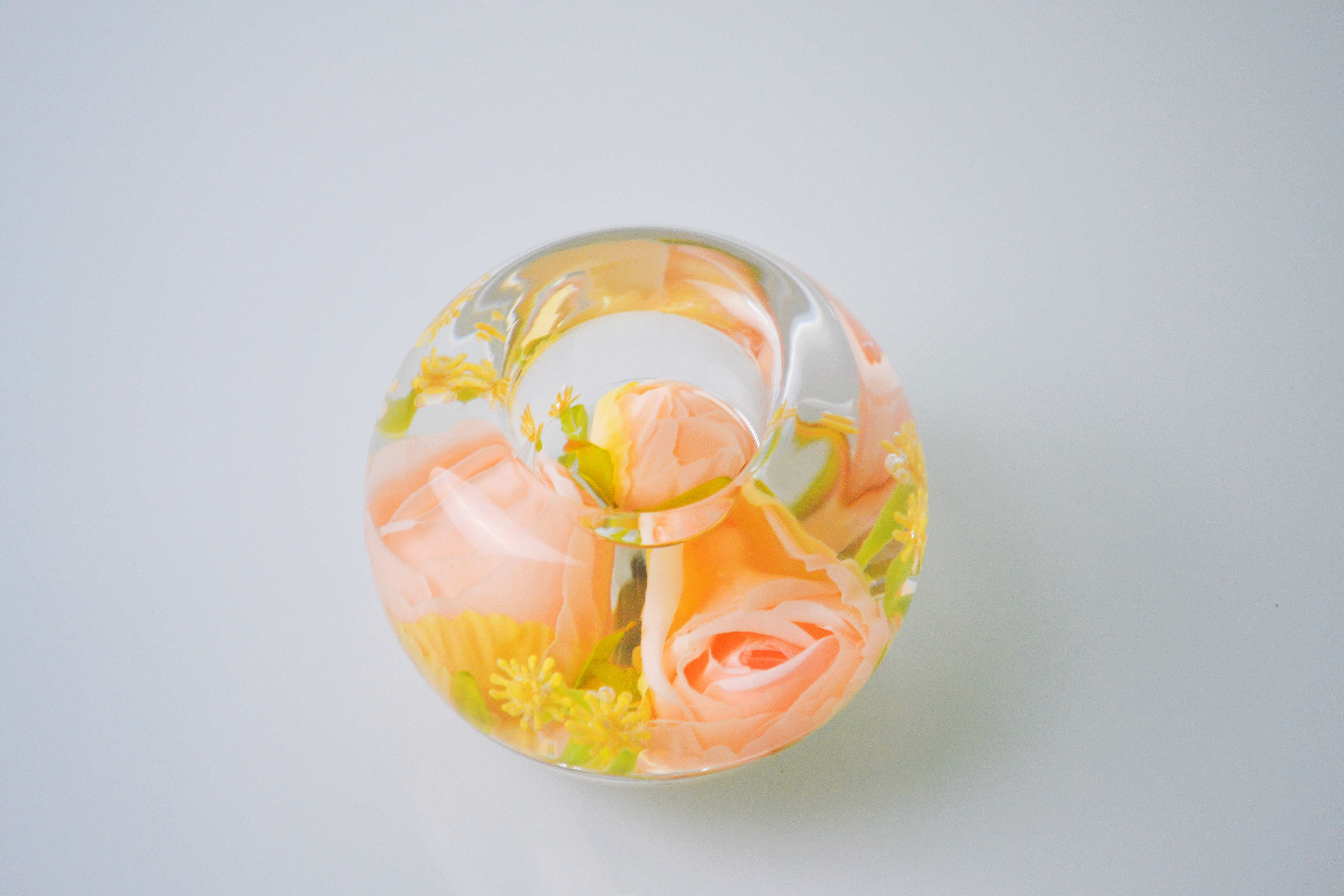 Elegant Design Glass Candle Holder Flower Decoration