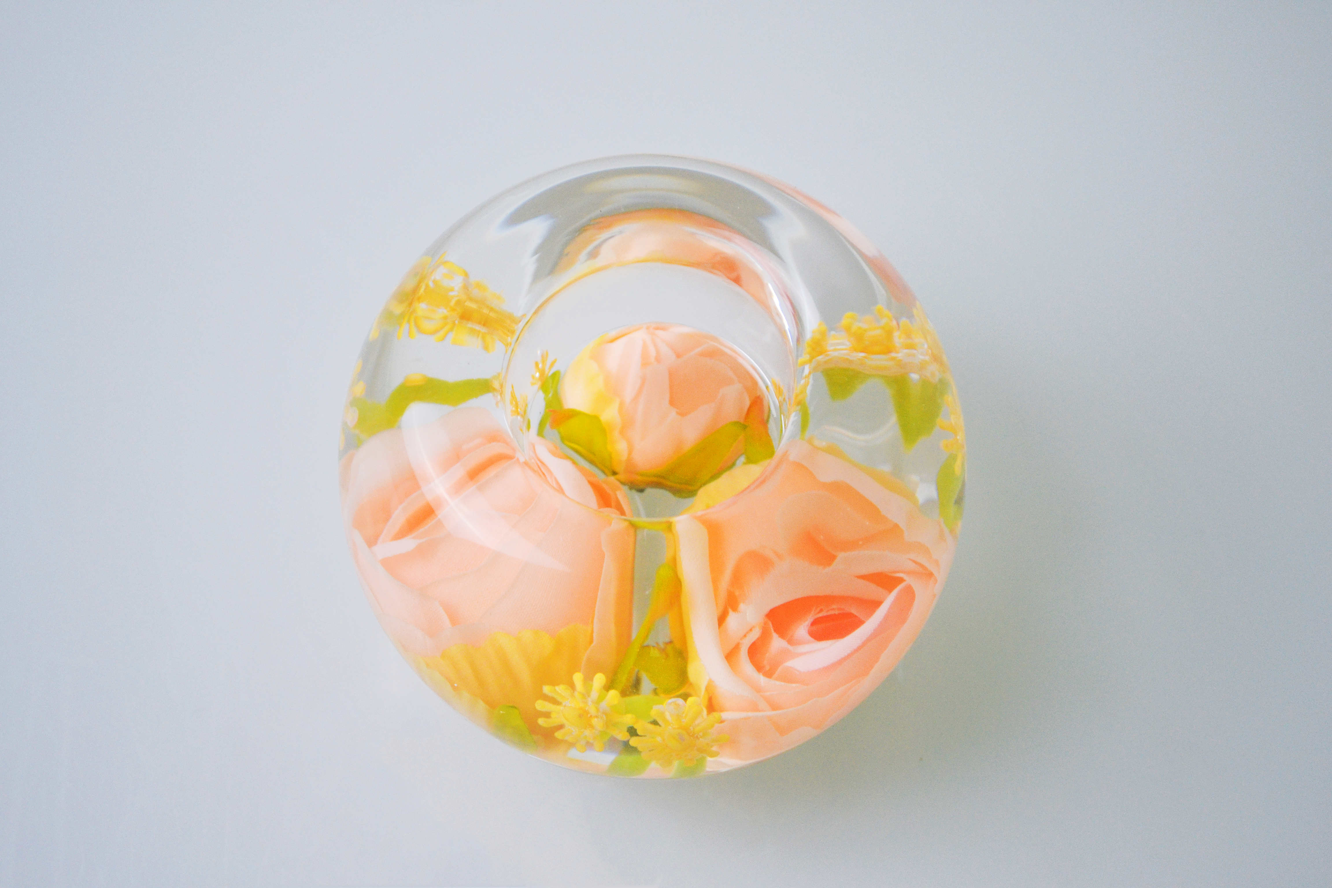 Elegant Design Glass Candle Holder Flower Decoration